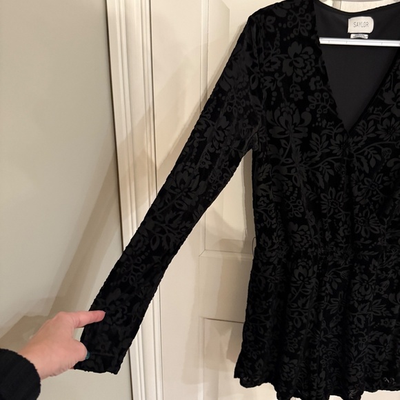 ANTHROPOLOGIE Saylor The Rebecca Black Velvet Floral Burnout Belted Romper 31861 - Picture 7 of 13